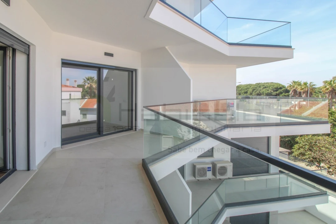 Apartamento T2 para Venda em Costa da Caparica Foto 5