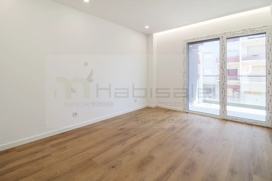 Apartamento T2 para Venda em Costa da Caparica Foto 17