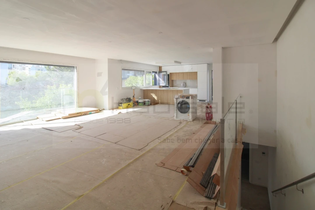 Apartamento T3 para Venda em Charneca de Caparica e Sobreda Foto 5