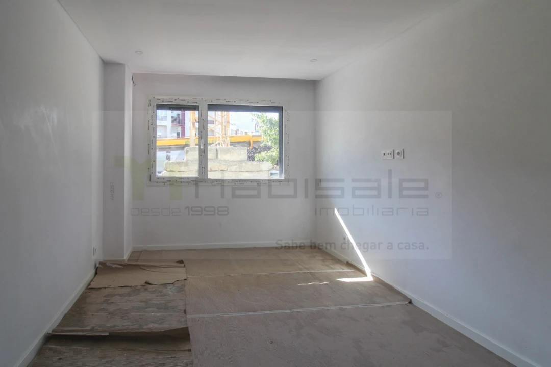 Apartamento T3 para Venda em Charneca de Caparica e Sobreda Foto 13