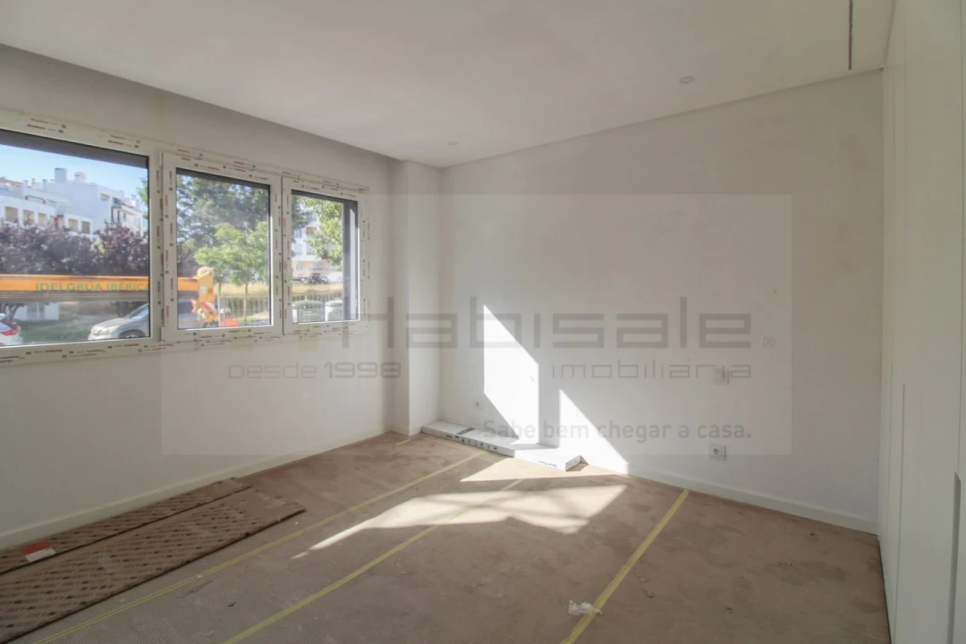Apartamento T3 para Venda em Charneca de Caparica e Sobreda Foto 17
