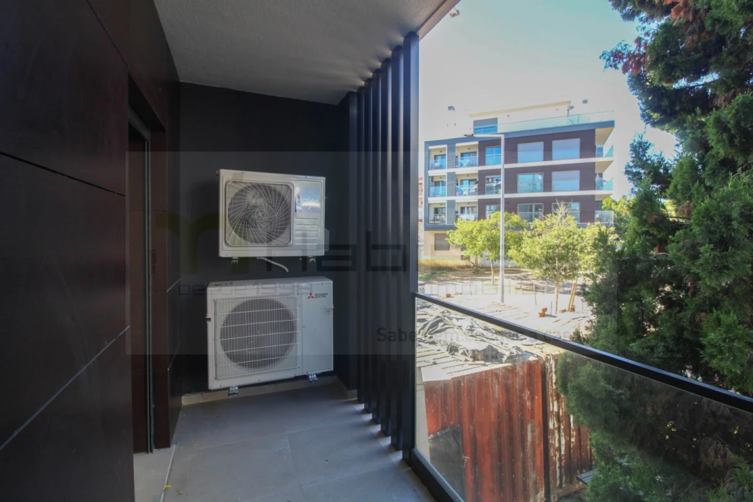 Apartamento T3 para Venda em Charneca de Caparica e Sobreda Foto 23