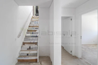 Apartamento T3 para Venda em Charneca de Caparica e Sobreda