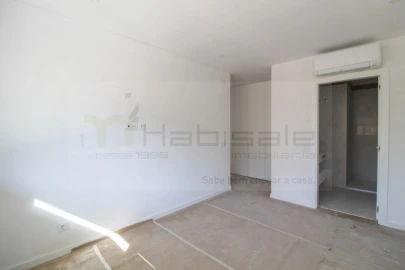 Apartamento T3 para Venda em Charneca de Caparica e Sobreda