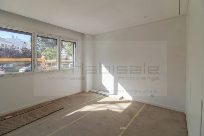 Apartamento T3 para Venda em Charneca de Caparica e Sobreda