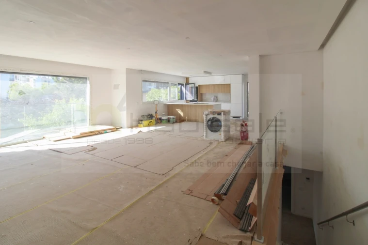 Apartamento T3 para Venda em Charneca de Caparica e Sobreda Foto 5