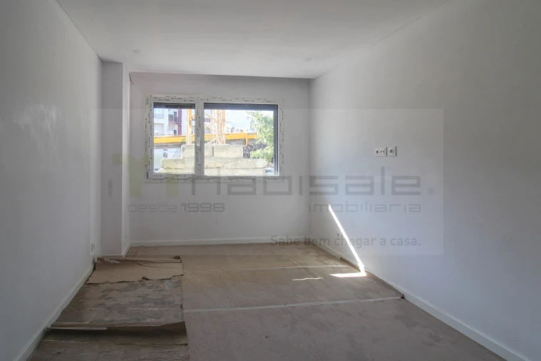 Apartamento T3 para Venda em Charneca de Caparica e Sobreda Foto 13
