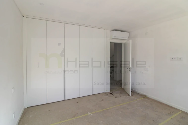 Apartamento T3 para Venda em Charneca de Caparica e Sobreda Foto 19