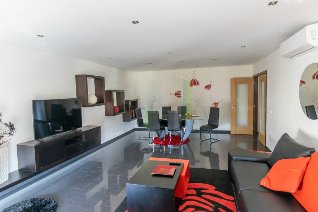 Apartamento T2 para Arrendamento em São Pedro Foto 1
