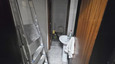 Loja para Cedência de Quotas em Aguas Santas