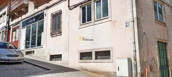 Loja para Venda em Lamego (Almacave e Sé)