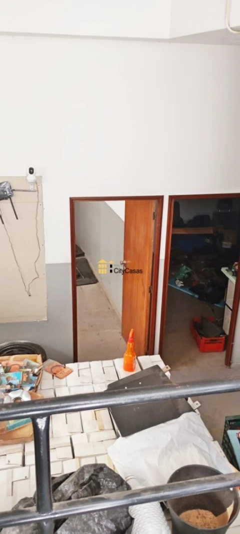 Loja para Venda em Lamego (Almacave e Sé)