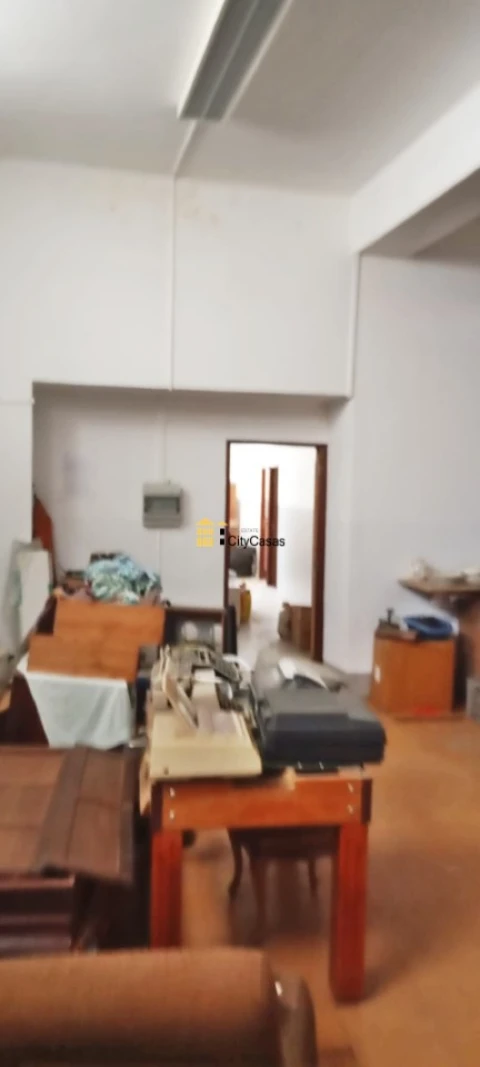 Loja para Venda em Lamego (Almacave e Sé)