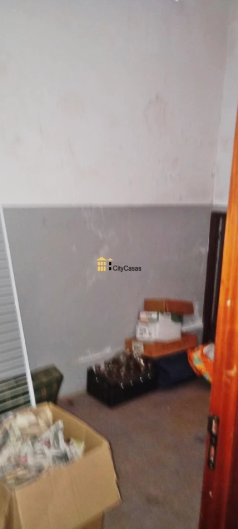 Loja para Venda em Lamego (Almacave e Sé)