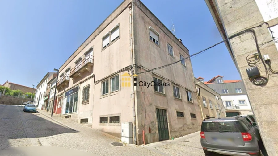 Loja para Venda em Lamego (Almacave e Sé)