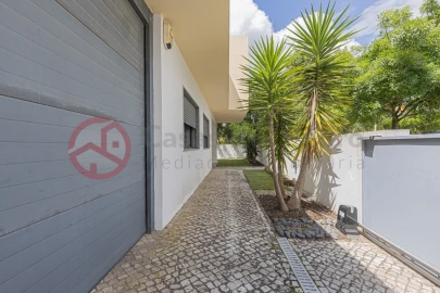 Moradia T4 para Venda em Santo Antonio da Charneca