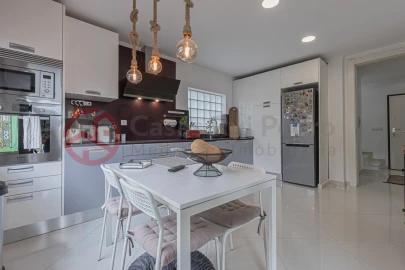 Moradia T4 para Venda em Santo Antonio da Charneca