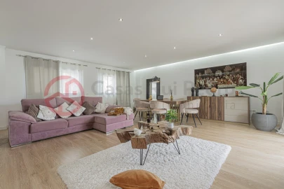 Moradia T4 para Venda em Santo Antonio da Charneca