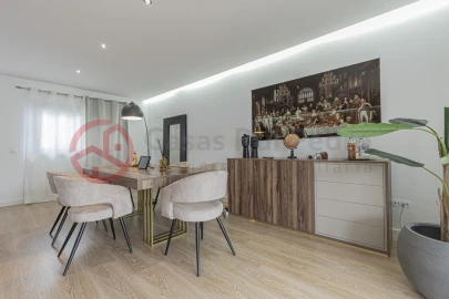 Moradia T4 para Venda em Santo Antonio da Charneca