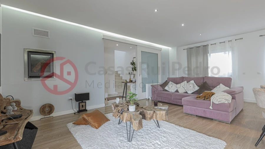 Moradia T4 para Venda em Santo Antonio da Charneca