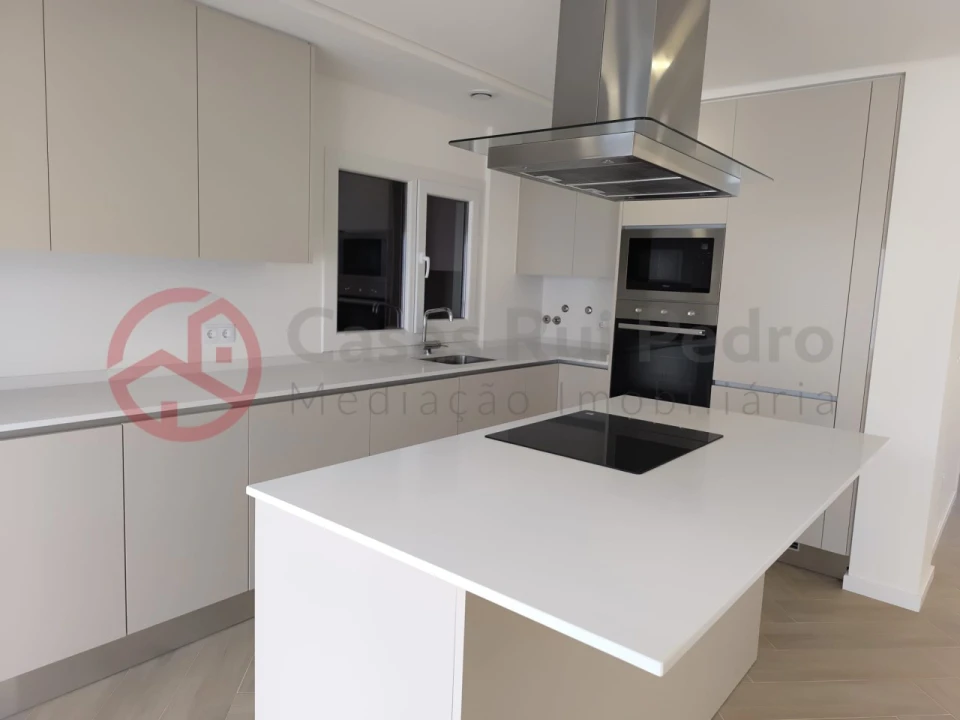 Moradia T4 para Venda em Fernao Ferro Foto 7