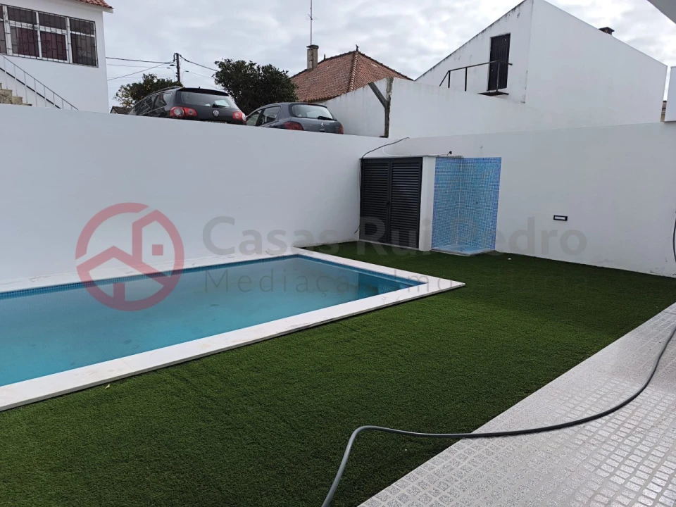 Moradia T4 para Venda em Fernao Ferro Foto 3