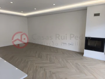 Moradia T4 para Venda em Fernao Ferro