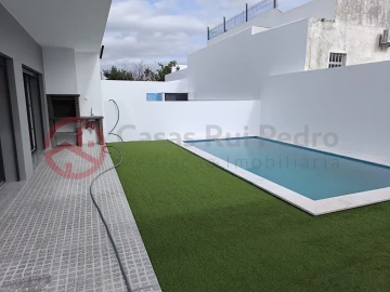 Moradia T4 para Venda em Fernao Ferro