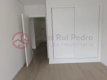 Moradia T4 para Venda em Fernao Ferro
