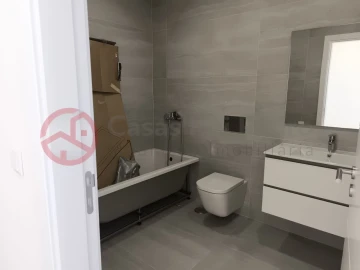 Moradia T4 para Venda em Fernao Ferro