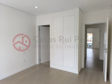 Moradia T4 para Venda em Fernao Ferro