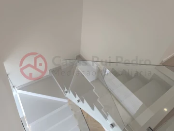 Moradia T4 para Venda em Fernao Ferro