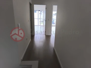 Moradia T4 para Venda em Fernao Ferro