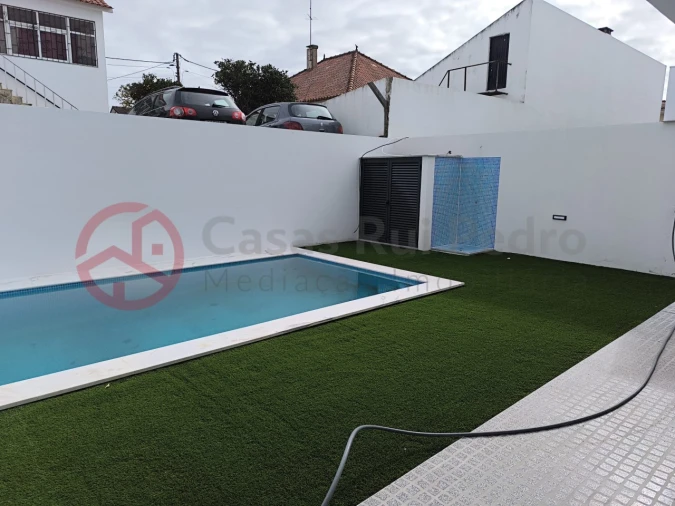 Moradia T4 para Venda em Fernao Ferro Foto 3