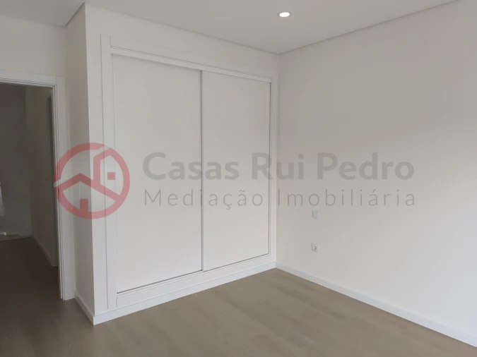 Moradia T4 para Venda em Fernao Ferro Foto 21