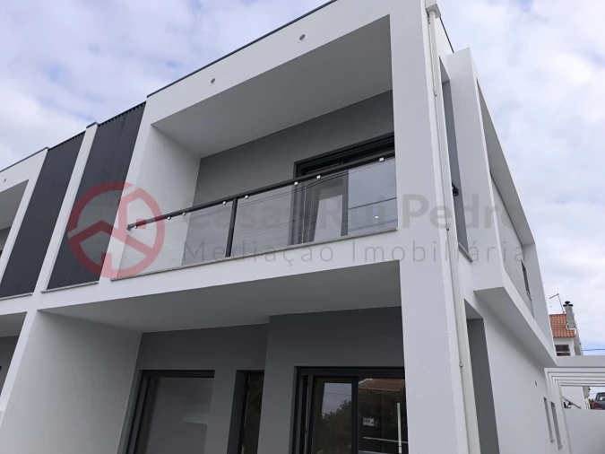 Moradia T4 para Venda em Fernao Ferro Foto 35