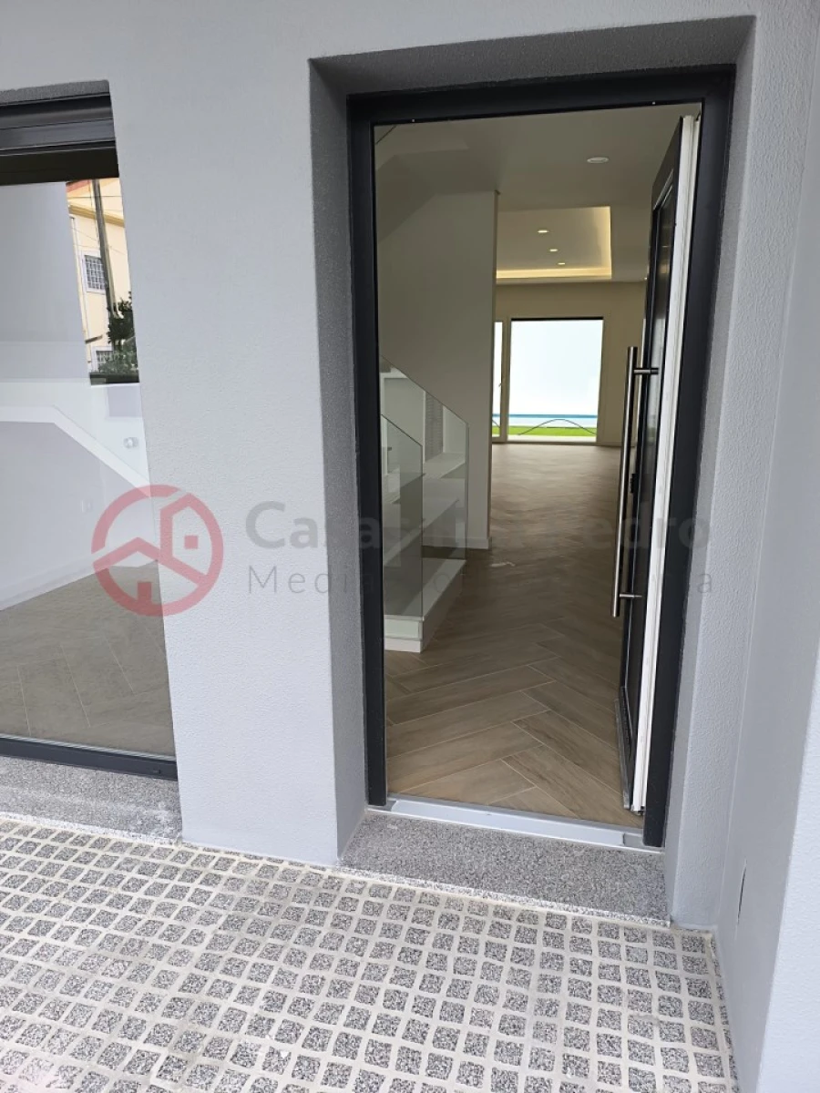 Moradia T4 para Venda em Fernao Ferro Foto 30