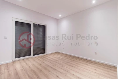 Moradia T3 para Venda em Fernao Ferro