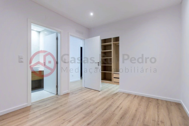 Moradia T3 para Venda em Fernao Ferro Foto 17