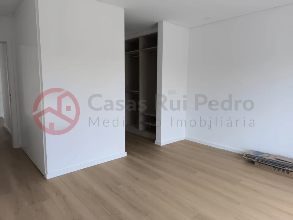 Moradia T3 para Venda em Fernao Ferro Foto 17