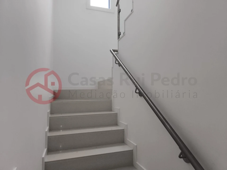 Moradia T3 para Venda em Fernao Ferro Foto 12
