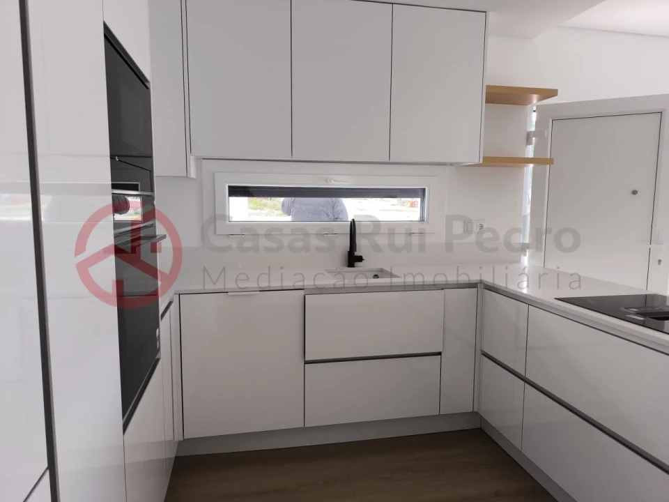 Moradia T3 para Venda em Fernao Ferro Foto 4