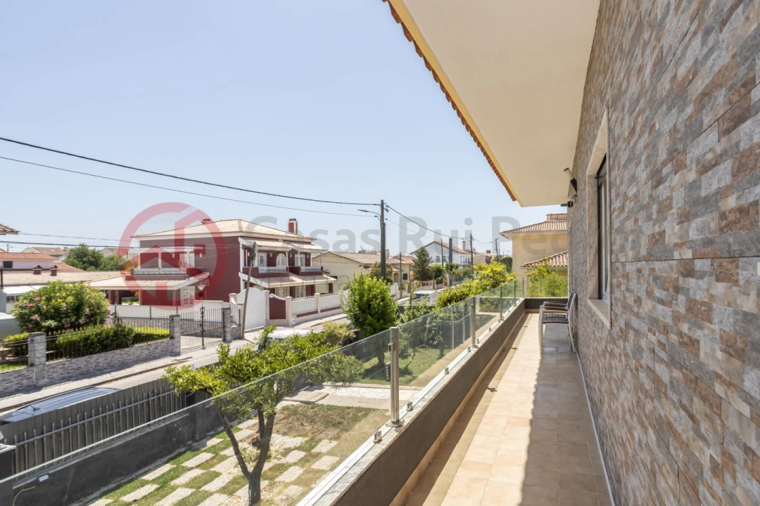 Moradia T6 para Venda em Fernao Ferro Foto 34