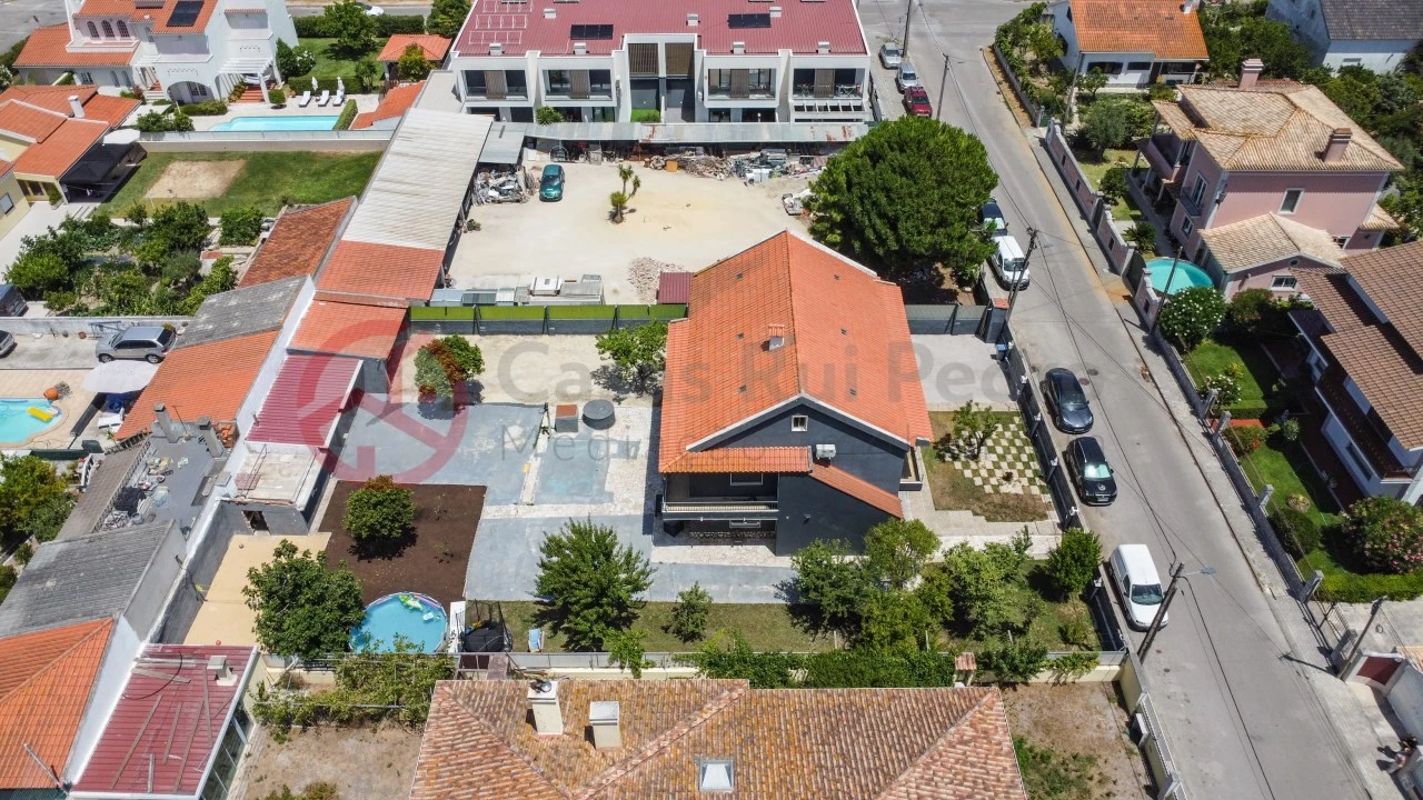 Moradia T6 para Venda em Fernao Ferro Foto 49