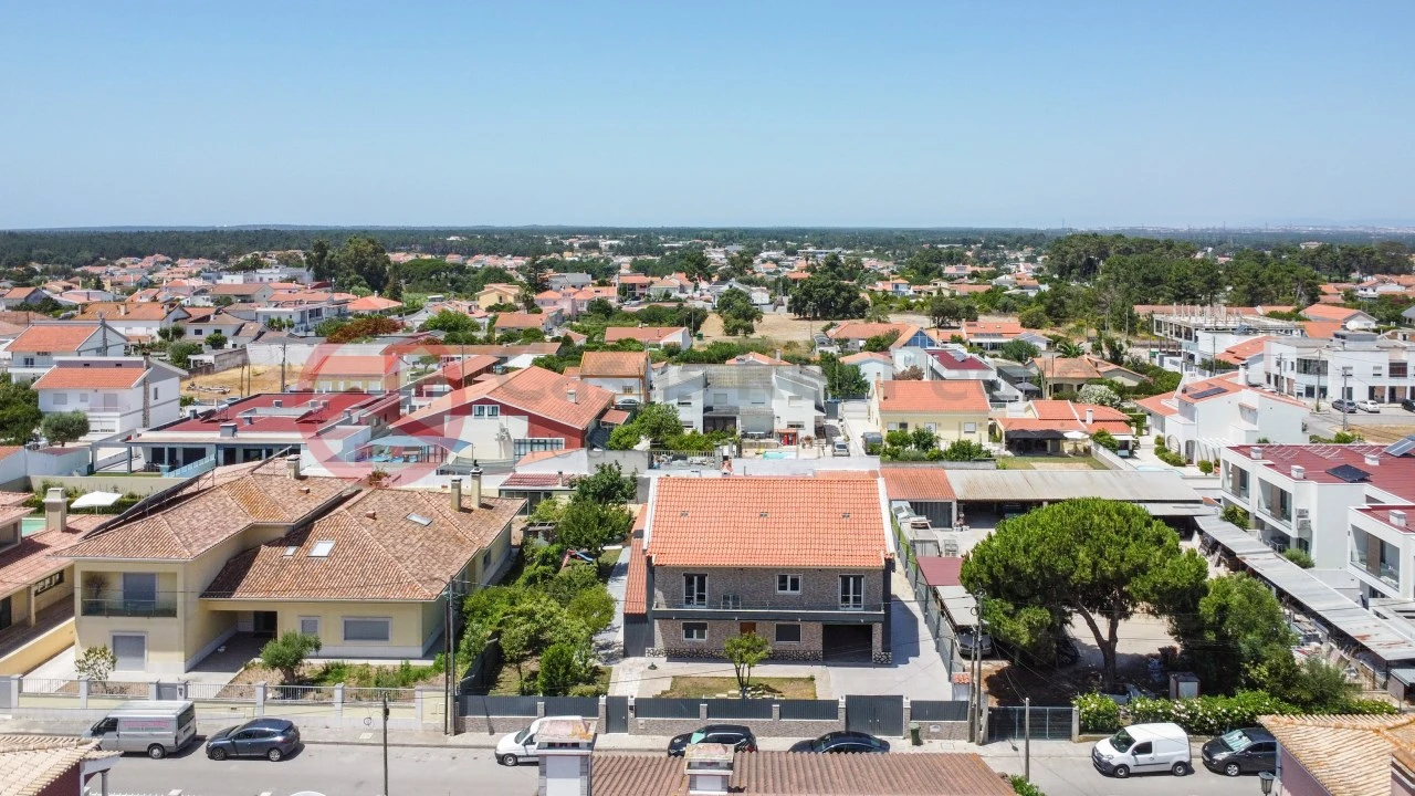 Moradia T6 para Venda em Fernao Ferro Foto 51