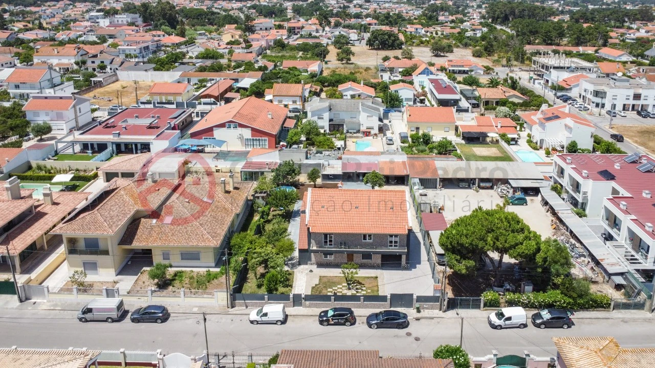 Moradia T6 para Venda em Fernao Ferro Foto 52