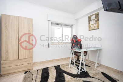 Moradia T6 para Venda em Fernao Ferro