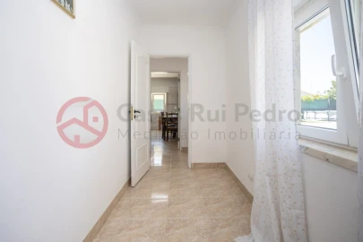 Moradia T6 para Venda em Fernao Ferro
