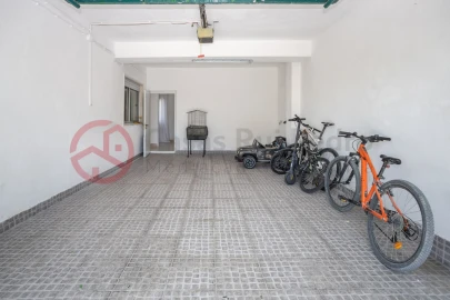 Moradia T6 para Venda em Fernao Ferro