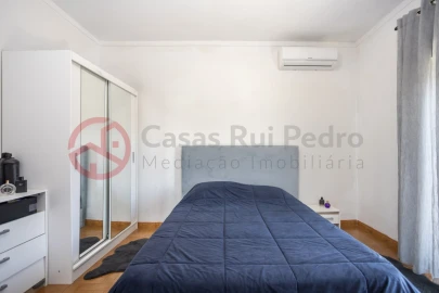 Moradia T6 para Venda em Fernao Ferro